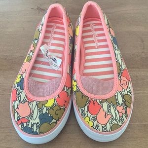 Girls Hanna Anderson shoes - size 1